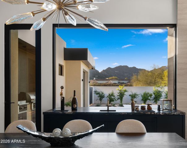 6824 E HUMMINGBIRD Lane, Paradise Valley, AZ 85253