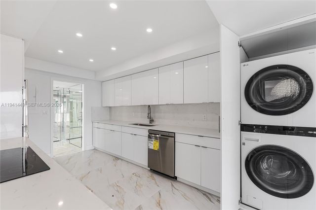 1800 NE 114th street 1004, Miami, FL 33181