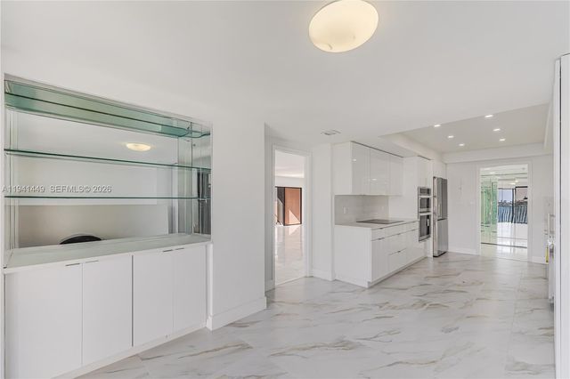 1800 NE 114th street 1004, Miami, FL 33181