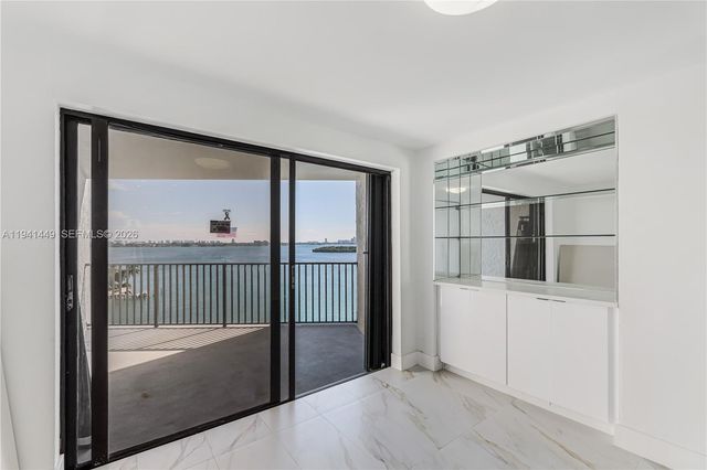 1800 NE 114th street 1004, Miami, FL 33181