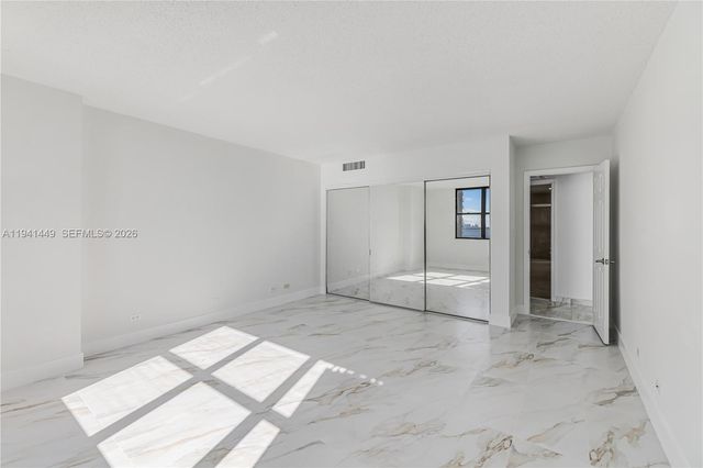 1800 NE 114th street 1004, Miami, FL 33181