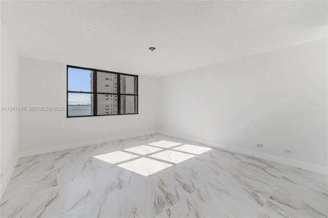 1800 NE 114th street 1004, Miami, FL 33181