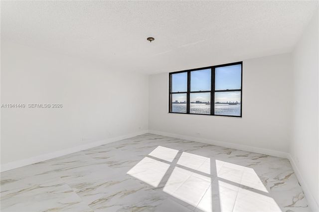 1800 NE 114th street 1004, Miami, FL 33181