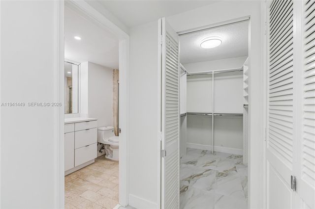 1800 NE 114th street 1004, Miami, FL 33181