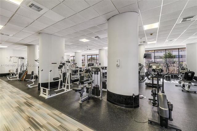 1800 NE 114th street 1004, Miami, FL 33181