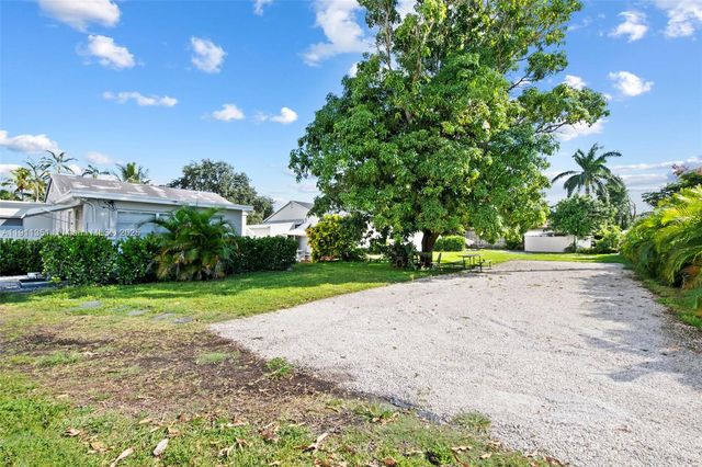 2226-2243 Cleveland Street, Hollywood, FL 33020