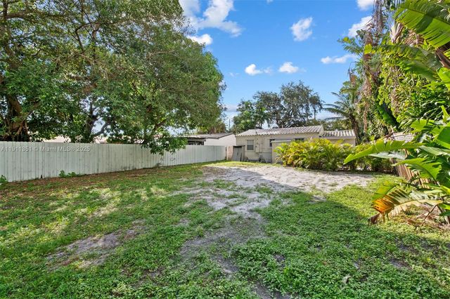 2226-2243 Cleveland Street, Hollywood, FL 33020