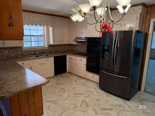 110 Woodmere Drive, Brewton, AL 36426