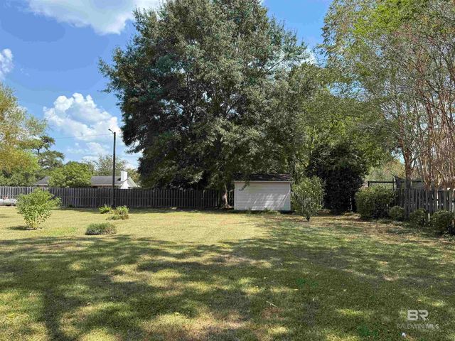 110 Woodmere Drive, Brewton, AL 36426