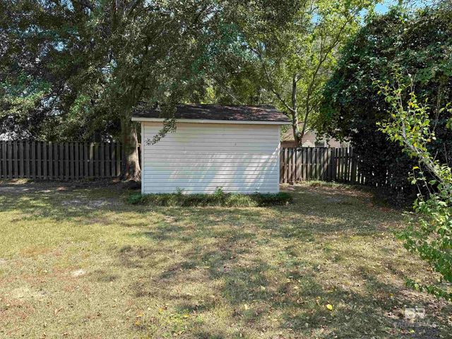 110 Woodmere Drive, Brewton, AL 36426