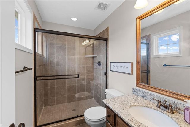 5898 S NATIONAL Drive, Parkville, MO 64152
