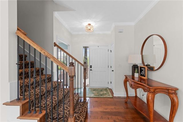 5898 S NATIONAL Drive, Parkville, MO 64152