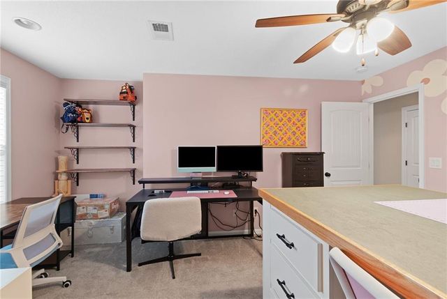 5898 S NATIONAL Drive, Parkville, MO 64152