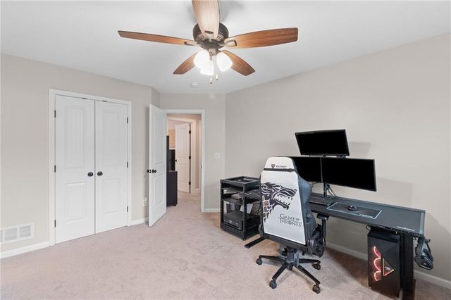 5898 S NATIONAL Drive, Parkville, MO 64152