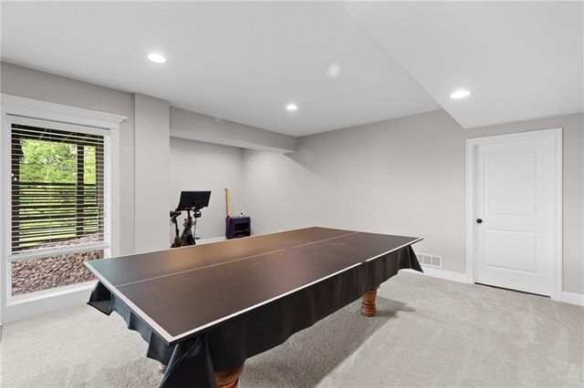 5898 S NATIONAL Drive, Parkville, MO 64152