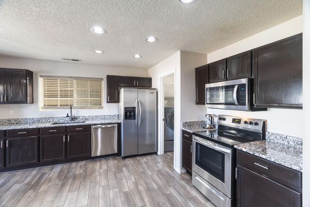 6125 Red Rock NW, Albuquerque, NM 87114