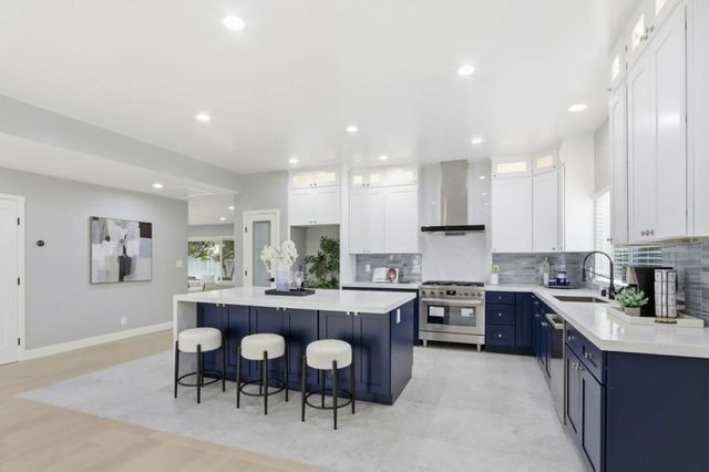 2121 Francis Avenue, Santa Clara, CA 95051