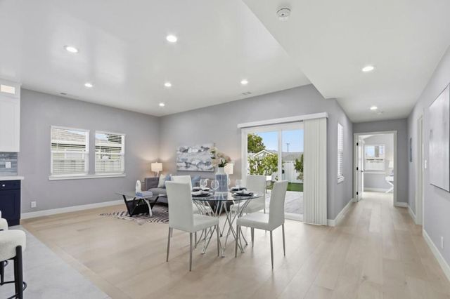 2121 Francis Avenue, Santa Clara, CA 95051
