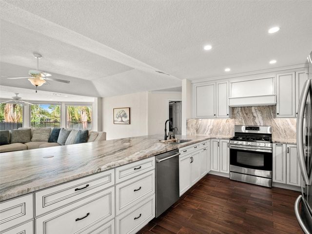 473 LAKESHORE DRIVE, Lake Mary, FL 32746