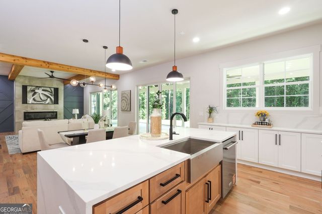 121 Forest Berry Court, Newnan, GA 30265