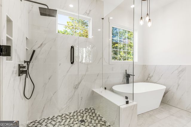 121 Forest Berry Court, Newnan, GA 30265