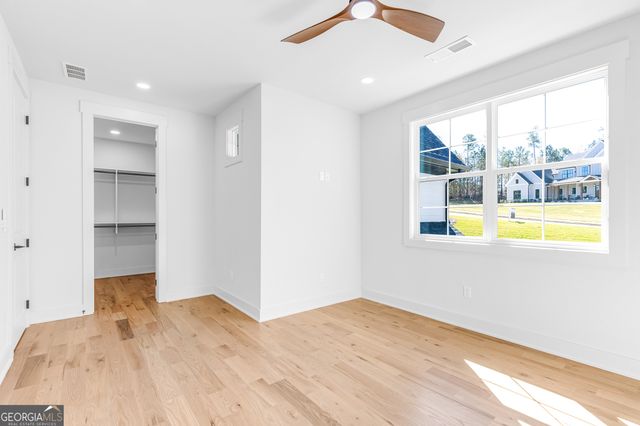 121 Forest Berry Court, Newnan, GA 30265