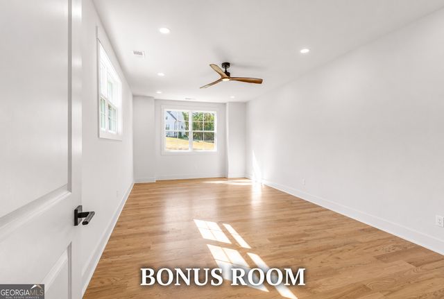 121 Forest Berry Court, Newnan, GA 30265