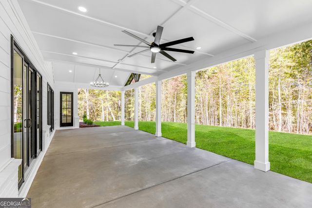 121 Forest Berry Court, Newnan, GA 30265