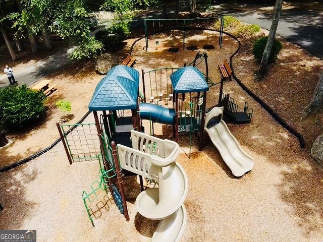 121 Forest Berry Court, Newnan, GA 30265