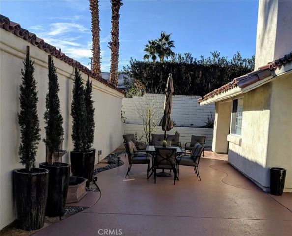 43695 Calle Las Brisas West, Palm Desert, CA 92211