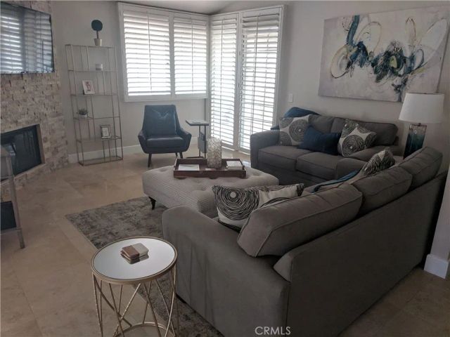 43695 Calle Las Brisas West, Palm Desert, CA 92211