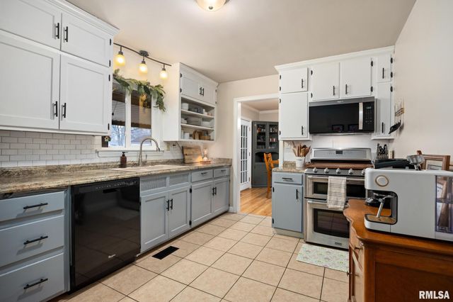 4119 CHELSEA Place, Peoria, IL 61614