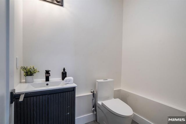 31 Grace Street, Irvington, NJ 07111