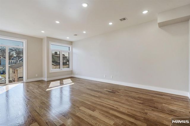 31 Grace Street, Irvington, NJ 07111