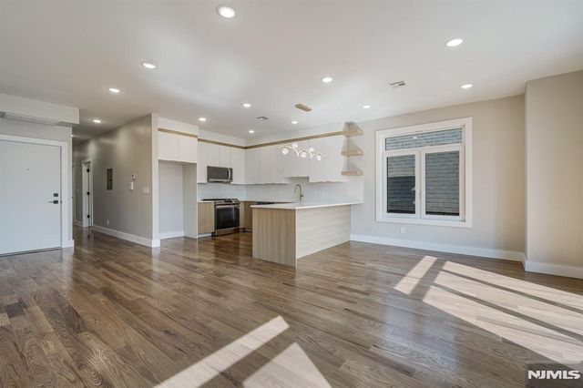 31 Grace Street, Irvington, NJ 07111