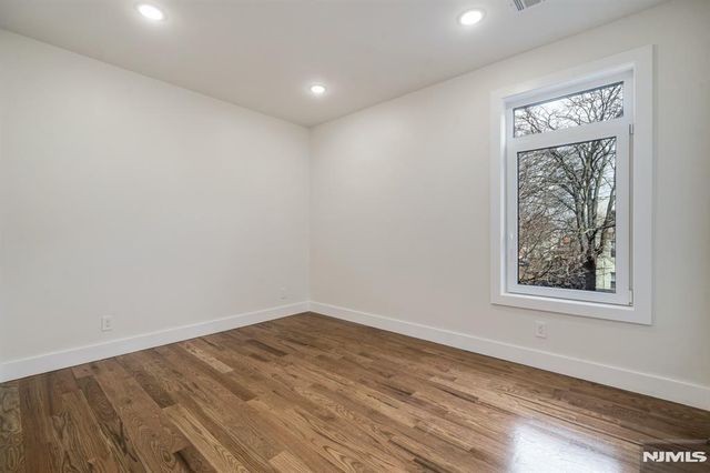 31 Grace Street, Irvington, NJ 07111