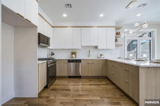 31 Grace Street, Irvington, NJ 07111