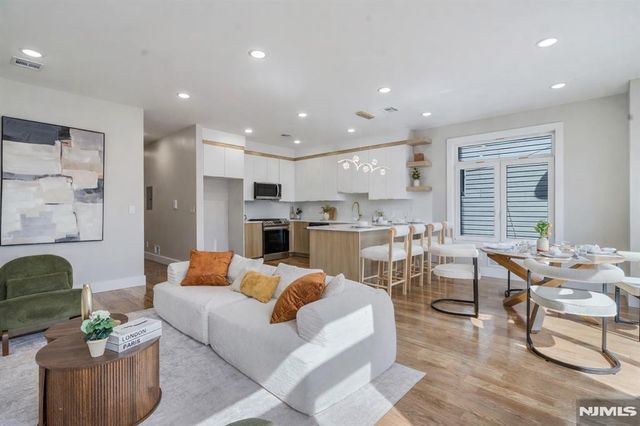 31 Grace Street, Irvington, NJ 07111