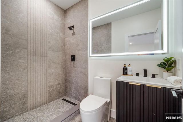 31 Grace Street, Irvington, NJ 07111