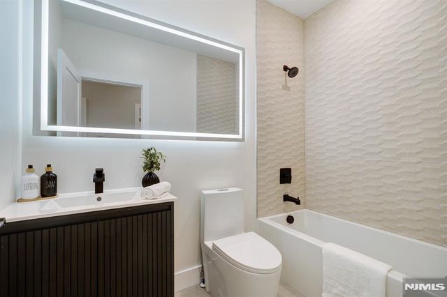 31 Grace Street, Irvington, NJ 07111