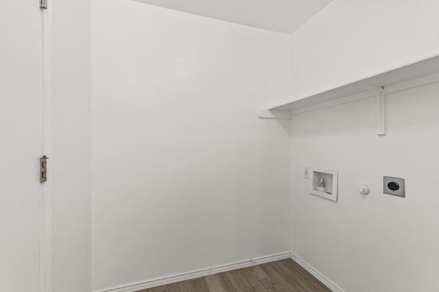 112 James Lin CIR, Kyle, TX 78640