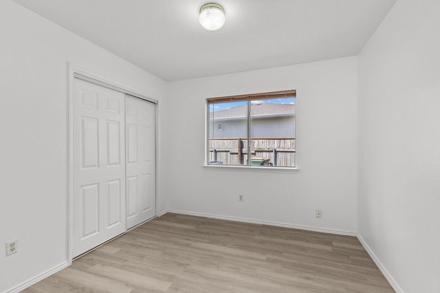 112 James Lin CIR, Kyle, TX 78640