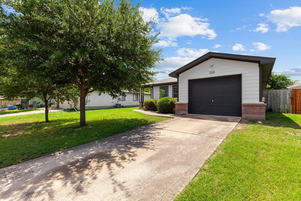 112 James Lin CIR, Kyle, TX 78640