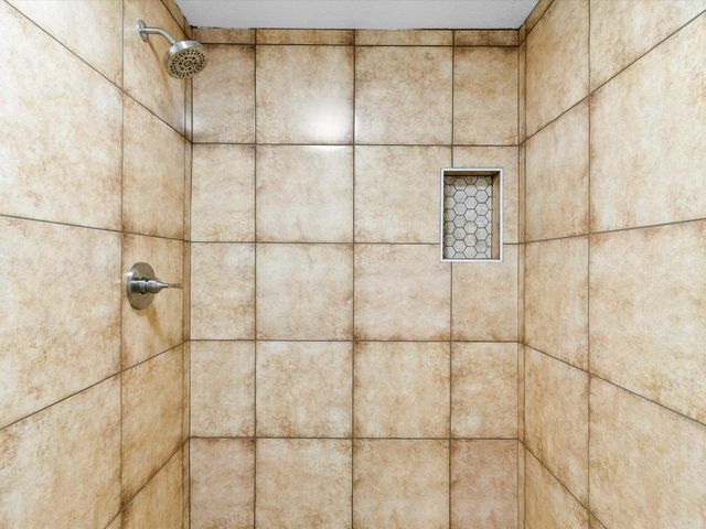 1008 Schieffer Avenue, Fort Worth, TX 76110