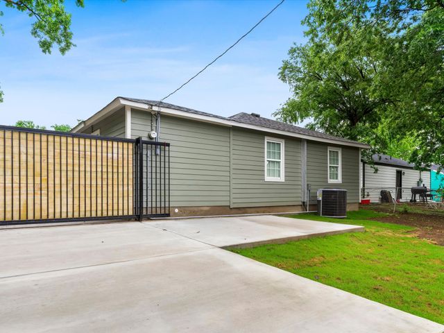 1008 Schieffer Avenue, Fort Worth, TX 76110