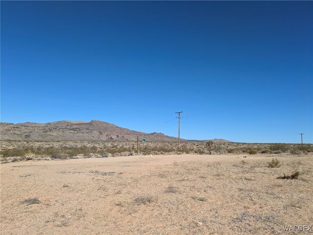 6198 W Joseph Drive, Golden Valley, AZ 86413