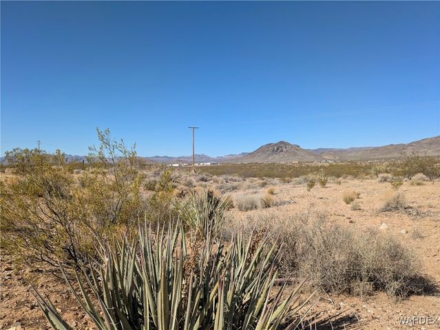 6198 W Joseph Drive, Golden Valley, AZ 86413