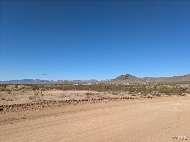 6198 W Joseph Drive, Golden Valley, AZ 86413