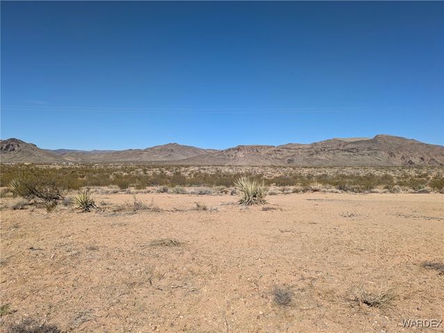 6198 W Joseph Drive, Golden Valley, AZ 86413