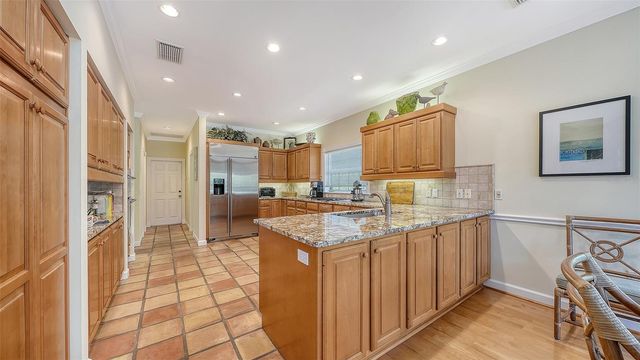 5422 SANDHAMN PLACE, Longboat Key, FL 34228